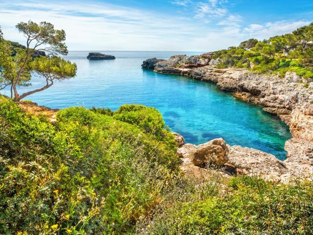 Navigating Your Way to Mallorca: Booking Your Flight with Ease