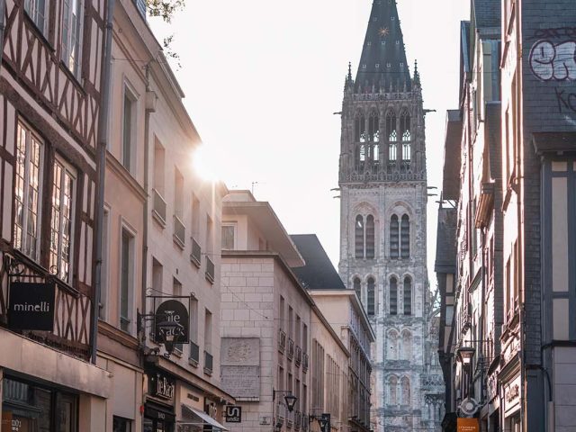 Flying to Rouen: The Art of Booking Luxurious Flights